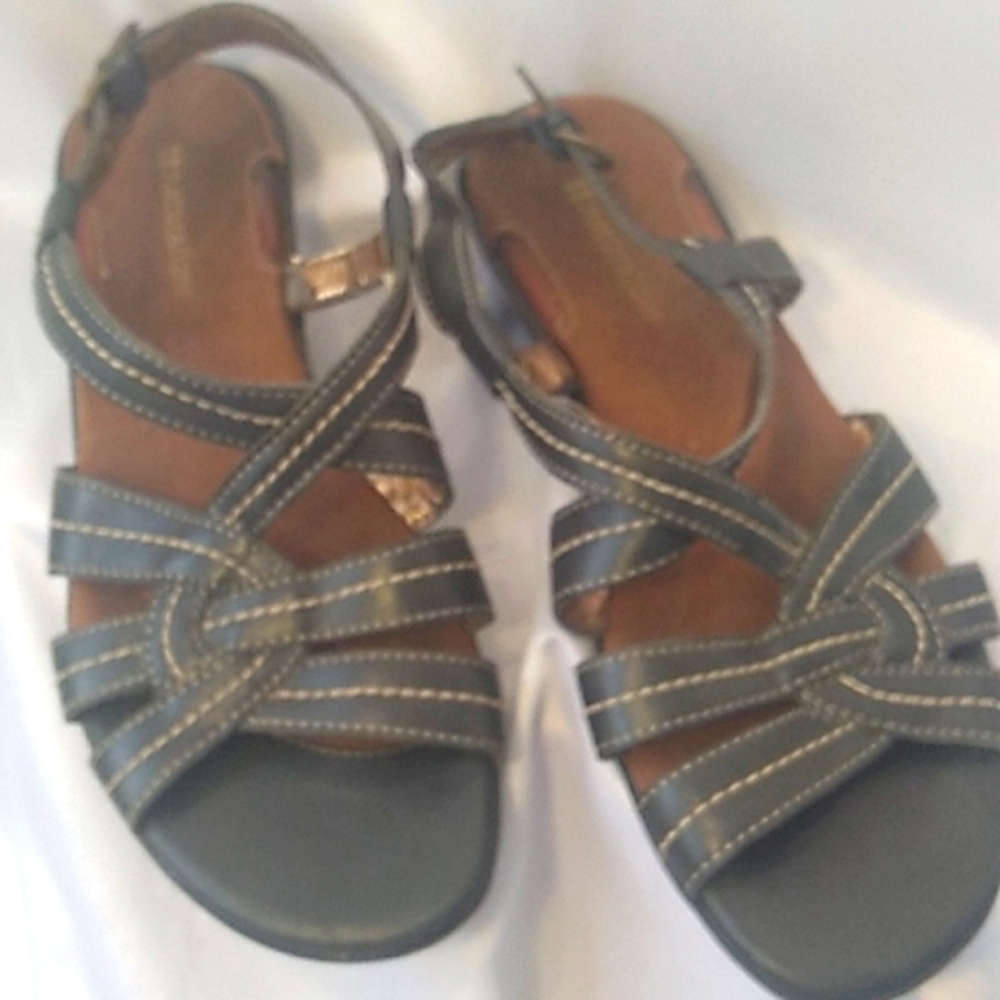 Naturalizer sandals